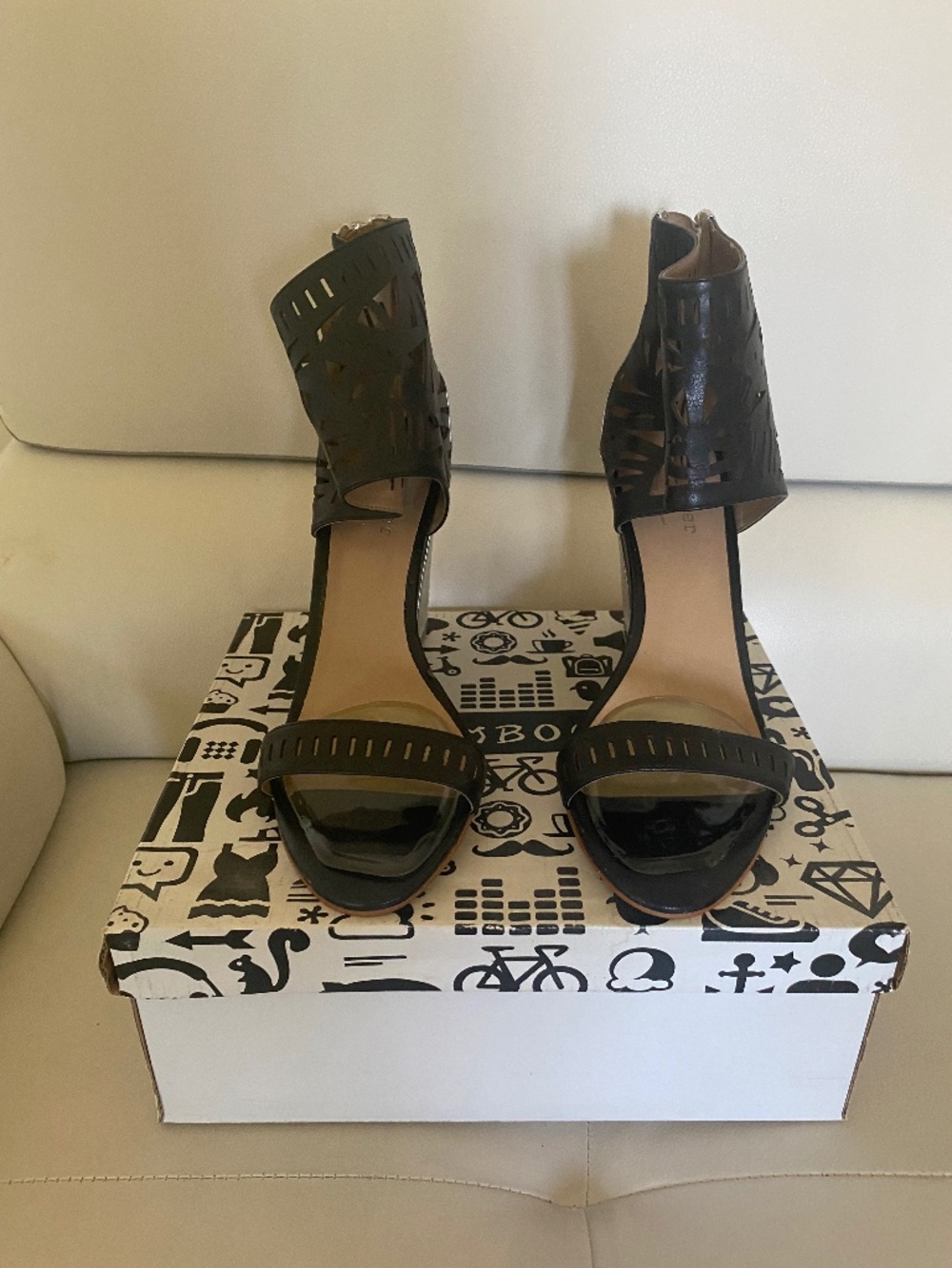 Artelier Nicole Miller Black Silver Wedge Heels Size 8 Open Toe Cutout